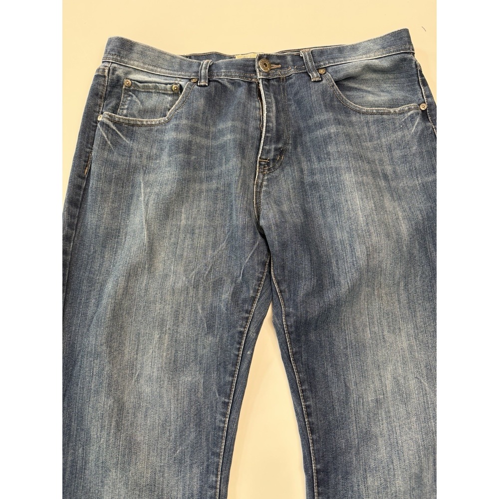 Hollywood Men's Straight Leg Jeans 38x30 Medium Wash Blue Classic Denim.    5234